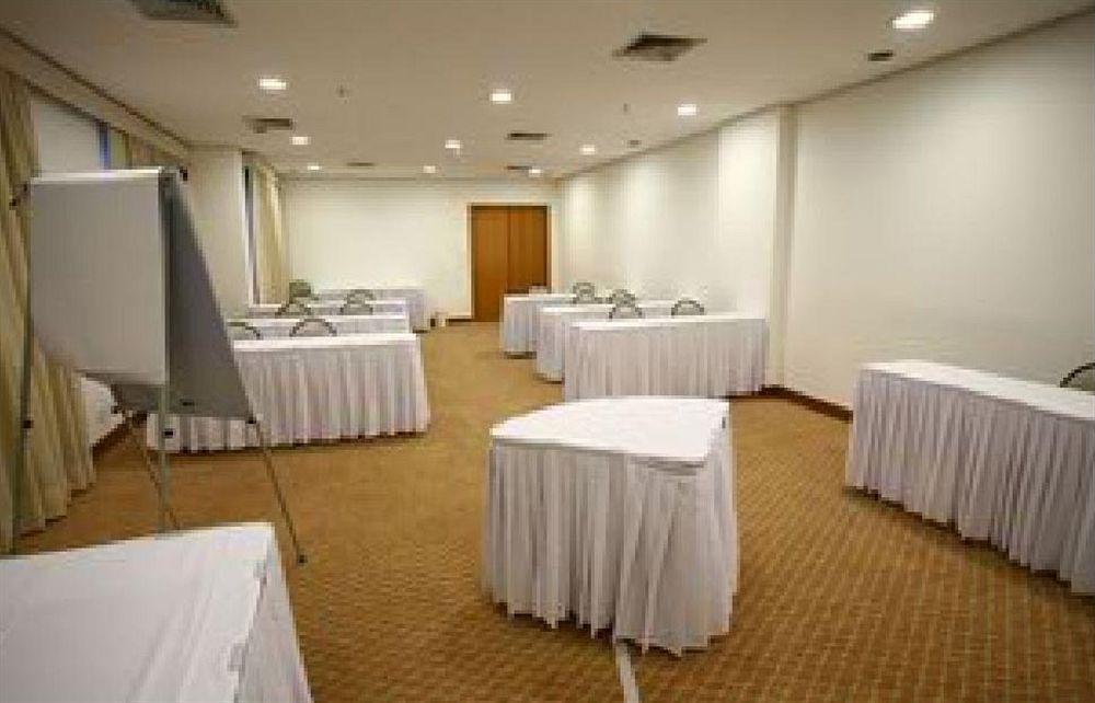 Astron Saint Charbel Suites & Life ساو باولو المظهر الخارجي الصورة